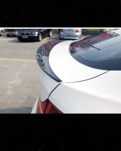ĐUÔI GIÓ LIỀN CỐP CARBON BMW X6